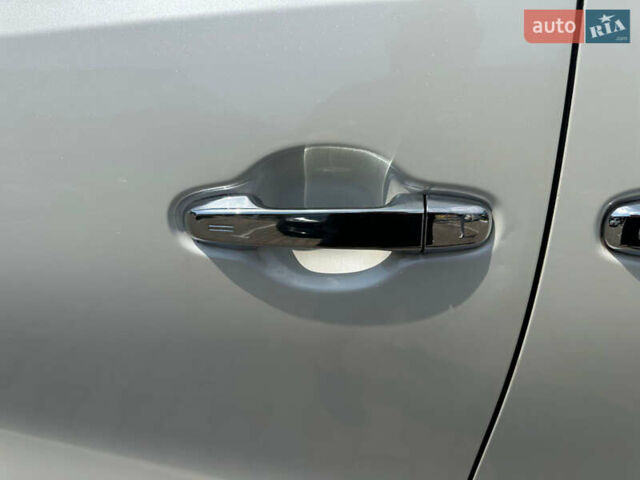 Белый Тойота Веллфаир, объемом двигателя 2.5 л и пробегом 80 тыс. км за 35990 $, фото 8 на Automoto.ua