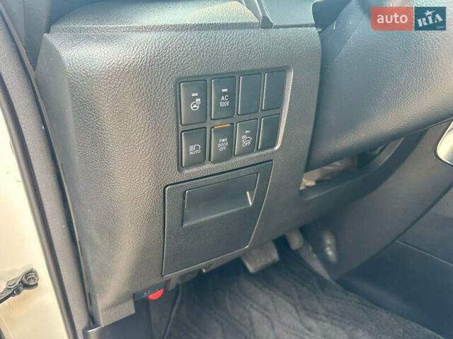 Белый Тойота Веллфаир, объемом двигателя 2.5 л и пробегом 80 тыс. км за 35990 $, фото 10 на Automoto.ua