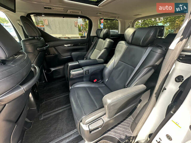 Белый Тойота Веллфаир, объемом двигателя 2.5 л и пробегом 80 тыс. км за 35990 $, фото 19 на Automoto.ua