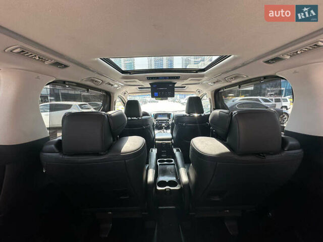 Белый Тойота Веллфаир, объемом двигателя 2.5 л и пробегом 80 тыс. км за 35990 $, фото 29 на Automoto.ua