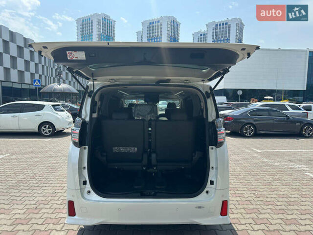 Белый Тойота Веллфаир, объемом двигателя 2.5 л и пробегом 80 тыс. км за 35990 $, фото 27 на Automoto.ua