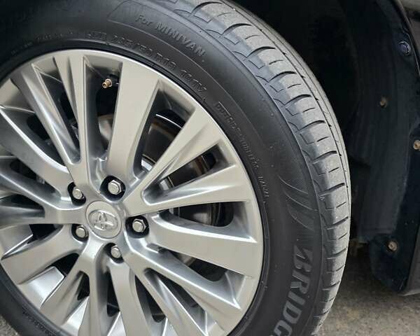 Черный Тойота Веллфаир, объемом двигателя 2.4 л и пробегом 96 тыс. км за 18000 $, фото 13 на Automoto.ua