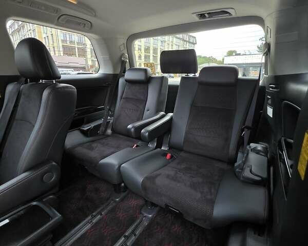 Черный Тойота Веллфаир, объемом двигателя 2.4 л и пробегом 96 тыс. км за 18000 $, фото 28 на Automoto.ua