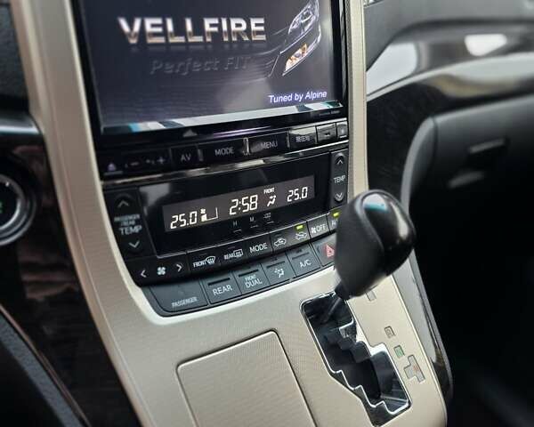 Черный Тойота Веллфаир, объемом двигателя 2.4 л и пробегом 96 тыс. км за 18000 $, фото 24 на Automoto.ua