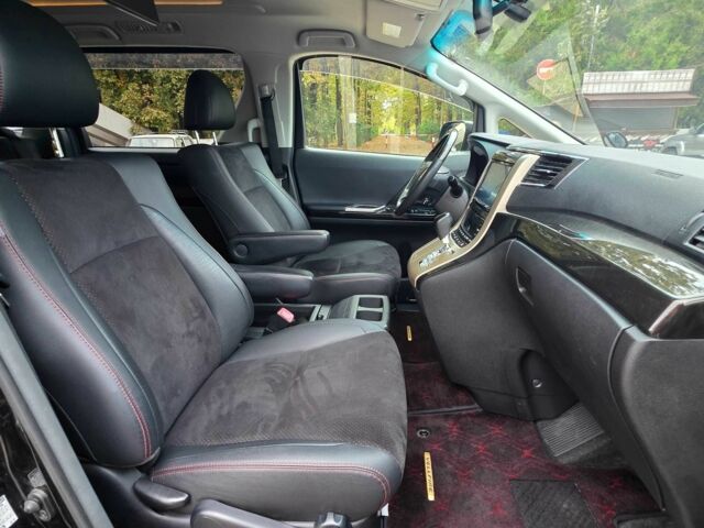 Чорний Тойота Веллфаір, об'ємом двигуна 2.4 л та пробігом 96 тис. км за 18000 $, фото 19 на Automoto.ua