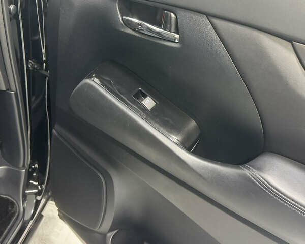 Черный Тойота Веллфаир, объемом двигателя 2.5 л и пробегом 100 тыс. км за 32500 $, фото 28 на Automoto.ua