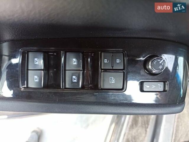 Черный Тойота Веллфаир, объемом двигателя 2.49 л и пробегом 107 тыс. км за 33500 $, фото 26 на Automoto.ua