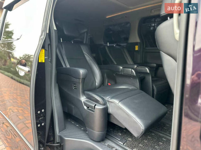 Тойота Веллфаир, объемом двигателя 0 л и пробегом 124 тыс. км за 15000 $, фото 11 на Automoto.ua