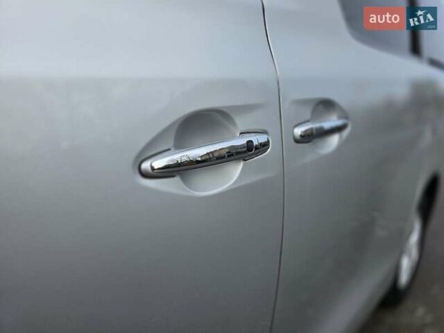 Серый Тойота Веллфаир, объемом двигателя 2.4 л и пробегом 91 тыс. км за 18500 $, фото 20 на Automoto.ua