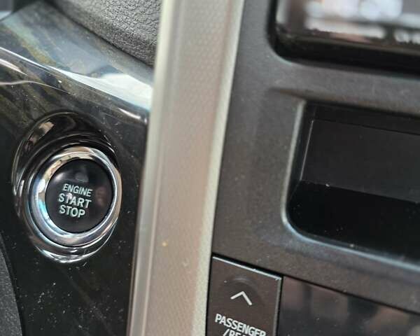 Серый Тойота Веллфаир, объемом двигателя 2.4 л и пробегом 91 тыс. км за 18500 $, фото 15 на Automoto.ua