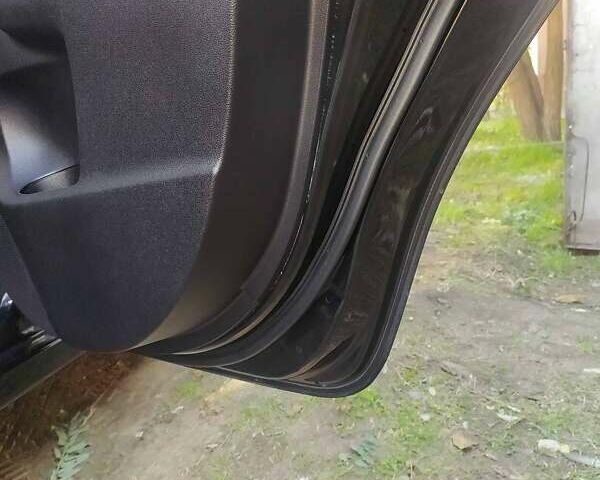 Черный Тойота Verso-S, объемом двигателя 1.3 л и пробегом 294 тыс. км за 6500 $, фото 33 на Automoto.ua