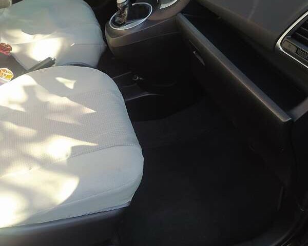 Черный Тойота Verso-S, объемом двигателя 1.3 л и пробегом 294 тыс. км за 6500 $, фото 12 на Automoto.ua