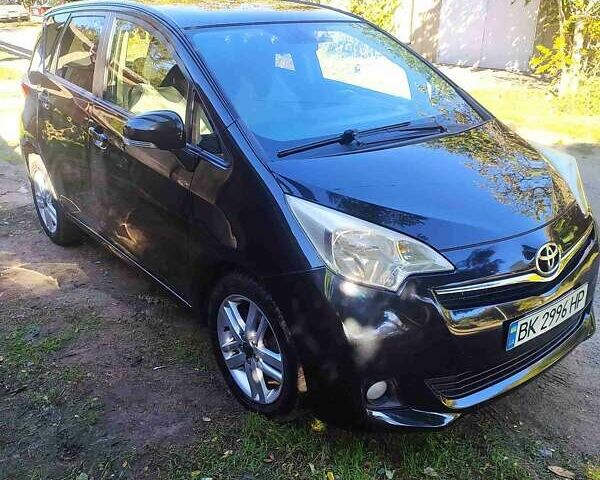 Черный Тойота Verso-S, объемом двигателя 1.3 л и пробегом 294 тыс. км за 6500 $, фото 2 на Automoto.ua