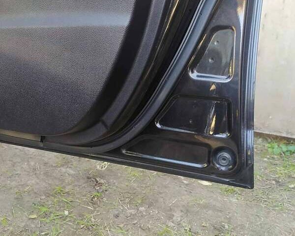 Черный Тойота Verso-S, объемом двигателя 1.3 л и пробегом 294 тыс. км за 6500 $, фото 29 на Automoto.ua