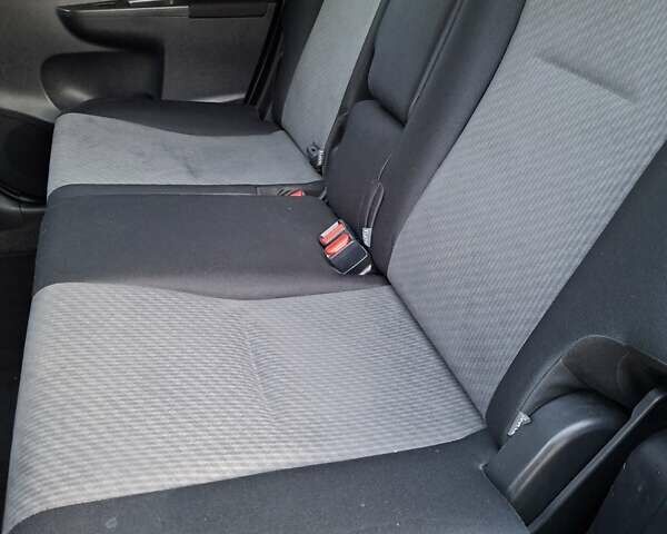 Фіолетовий Тойота Verso-S, об'ємом двигуна 1.36 л та пробігом 244 тис. км за 8999 $, фото 20 на Automoto.ua