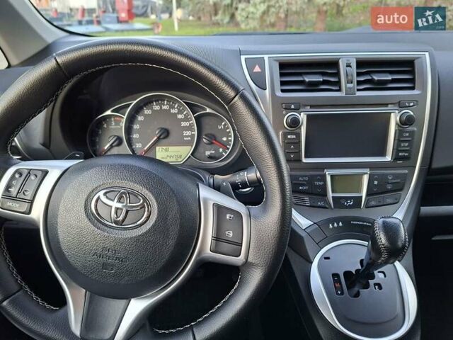 Фіолетовий Тойота Verso-S, об'ємом двигуна 1.36 л та пробігом 244 тис. км за 8999 $, фото 18 на Automoto.ua