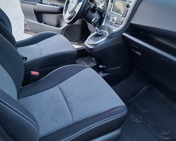 Фіолетовий Тойота Verso-S, об'ємом двигуна 1.36 л та пробігом 244 тис. км за 8999 $, фото 17 на Automoto.ua