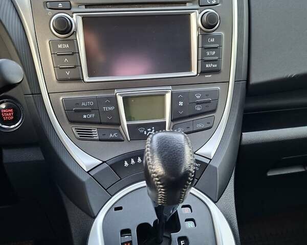 Фіолетовий Тойота Verso-S, об'ємом двигуна 1.36 л та пробігом 244 тис. км за 8999 $, фото 16 на Automoto.ua