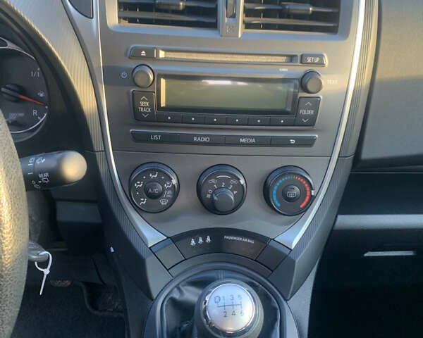 Серый Тойота Verso-S, объемом двигателя 1.3 л и пробегом 31 тыс. км за 9400 $, фото 18 на Automoto.ua