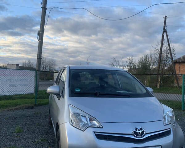 Серый Тойота Verso-S, объемом двигателя 1.3 л и пробегом 31 тыс. км за 9400 $, фото 5 на Automoto.ua