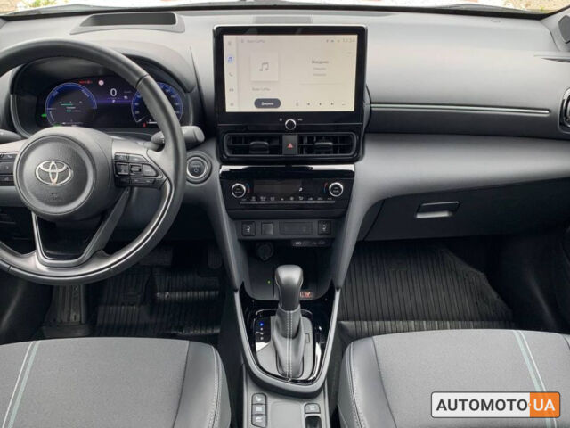 Белый Тойота Yaris Cross, объемом двигателя 1.5 л и пробегом 923 тыс. км за 32970 $, фото 7 на Automoto.ua