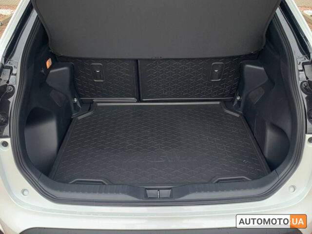 Белый Тойота Yaris Cross, объемом двигателя 1.5 л и пробегом 923 тыс. км за 32970 $, фото 9 на Automoto.ua