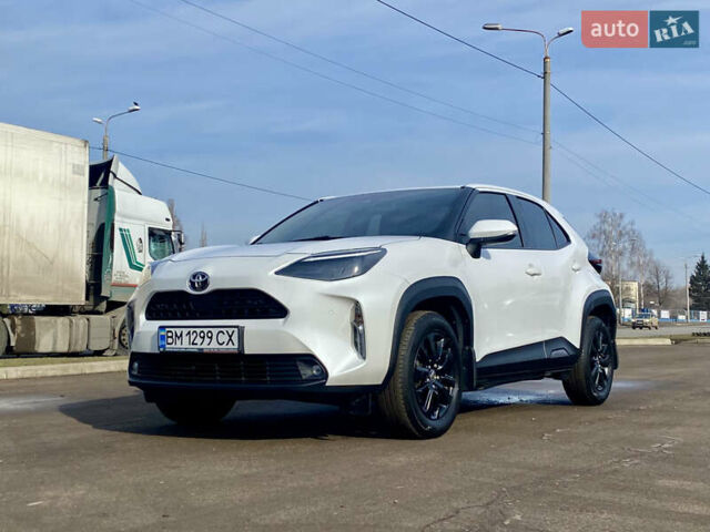 Белый Тойота Yaris Cross, объемом двигателя 1.5 л и пробегом 51 тыс. км за 23250 $, фото 3 на Automoto.ua