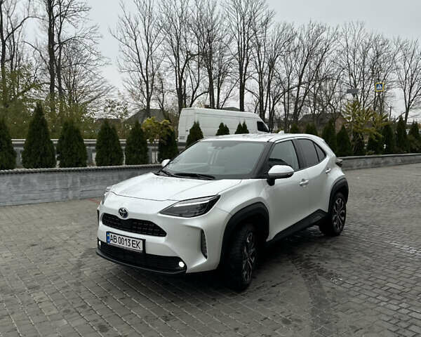 Білий Тойота Yaris Cross, об'ємом двигуна 1.49 л та пробігом 49 тис. км за 25000 $, фото 4 на Automoto.ua