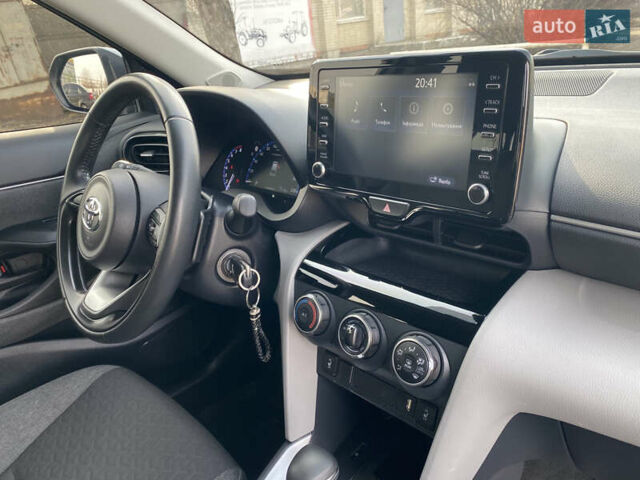 Белый Тойота Yaris Cross, объемом двигателя 1.5 л и пробегом 51 тыс. км за 23250 $, фото 38 на Automoto.ua