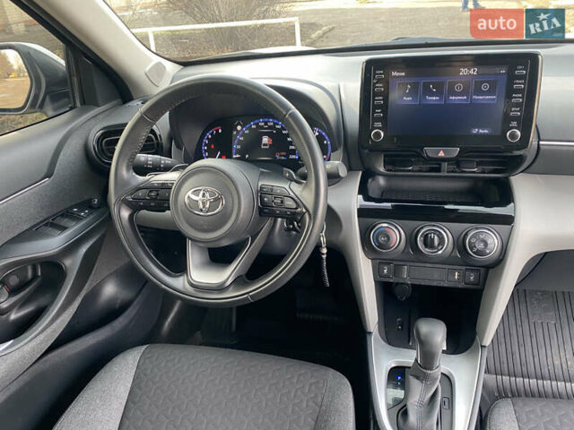Белый Тойота Yaris Cross, объемом двигателя 1.5 л и пробегом 51 тыс. км за 23250 $, фото 40 на Automoto.ua