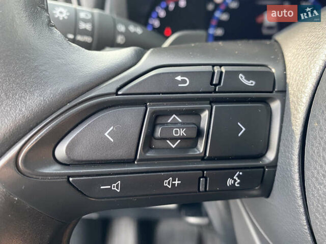 Белый Тойота Yaris Cross, объемом двигателя 1.5 л и пробегом 51 тыс. км за 23250 $, фото 23 на Automoto.ua
