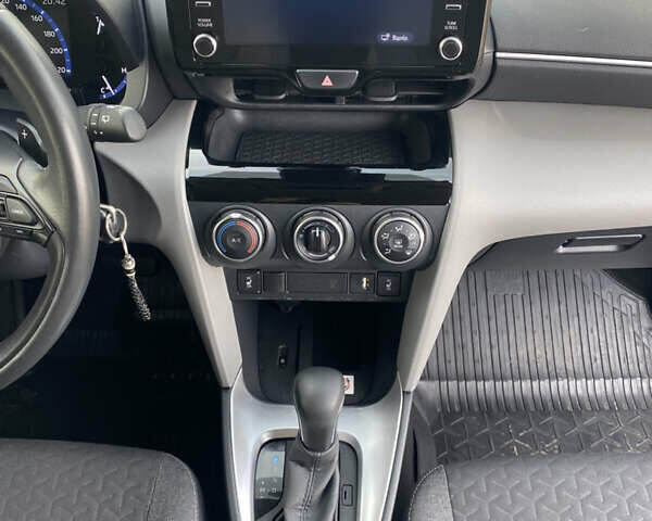Белый Тойота Yaris Cross, объемом двигателя 1.5 л и пробегом 51 тыс. км за 23250 $, фото 42 на Automoto.ua