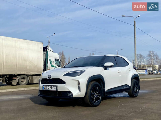 Белый Тойота Yaris Cross, объемом двигателя 1.5 л и пробегом 51 тыс. км за 23250 $, фото 2 на Automoto.ua