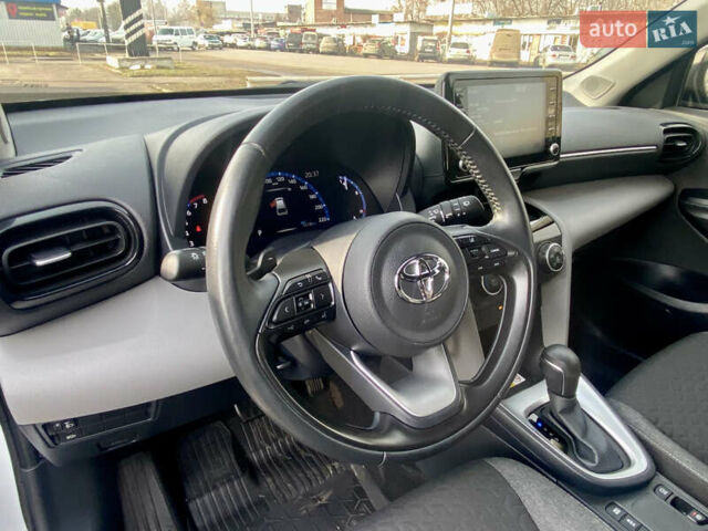 Белый Тойота Yaris Cross, объемом двигателя 1.5 л и пробегом 51 тыс. км за 23250 $, фото 19 на Automoto.ua