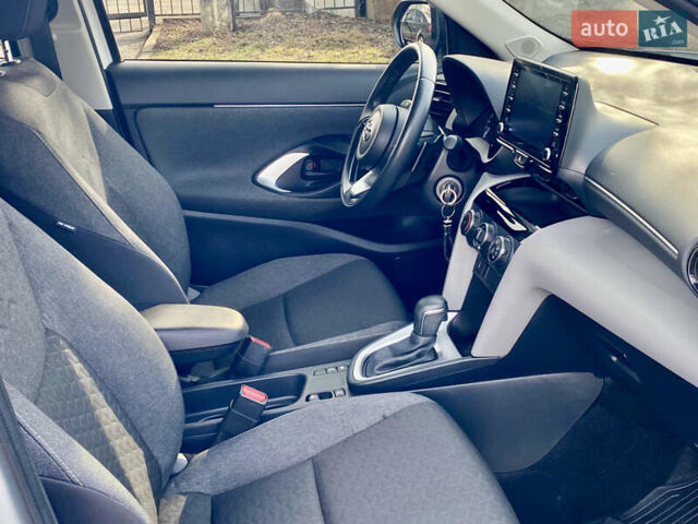 Белый Тойота Yaris Cross, объемом двигателя 1.5 л и пробегом 51 тыс. км за 23250 $, фото 36 на Automoto.ua