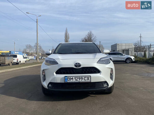 Белый Тойота Yaris Cross, объемом двигателя 1.5 л и пробегом 51 тыс. км за 23250 $, фото 1 на Automoto.ua