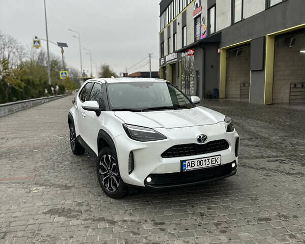Білий Тойота Yaris Cross, об'ємом двигуна 1.49 л та пробігом 49 тис. км за 25000 $, фото 3 на Automoto.ua