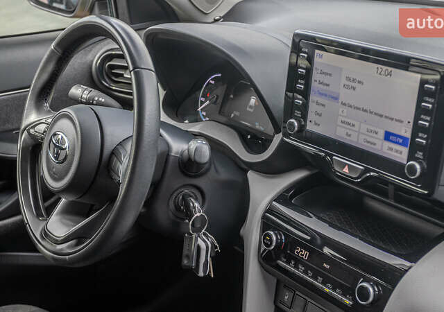 Білий Тойота Yaris Cross, об'ємом двигуна 1.49 л та пробігом 44 тис. км за 25300 $, фото 20 на Automoto.ua