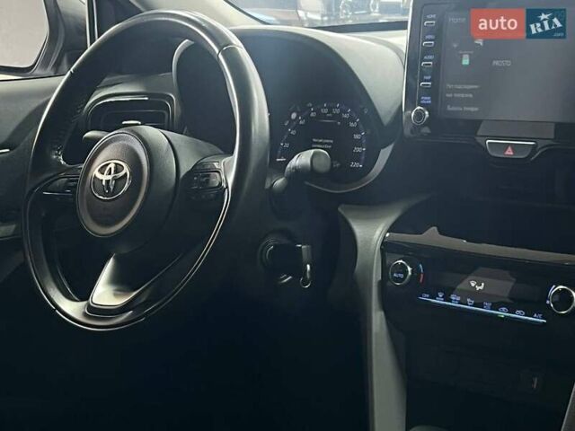 Белый Тойота Yaris Cross, объемом двигателя 1.49 л и пробегом 69 тыс. км за 24900 $, фото 10 на Automoto.ua