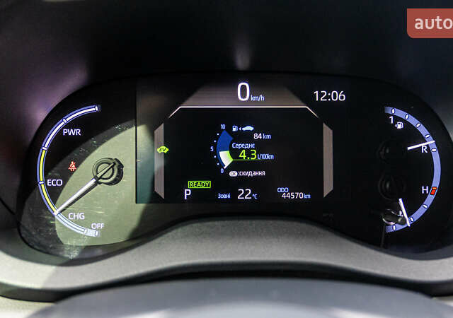 Білий Тойота Yaris Cross, об'ємом двигуна 1.49 л та пробігом 44 тис. км за 25300 $, фото 13 на Automoto.ua