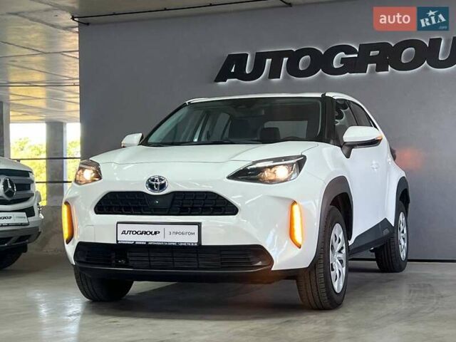 Белый Тойота Yaris Cross, объемом двигателя 1.49 л и пробегом 69 тыс. км за 24900 $, фото 1 на Automoto.ua
