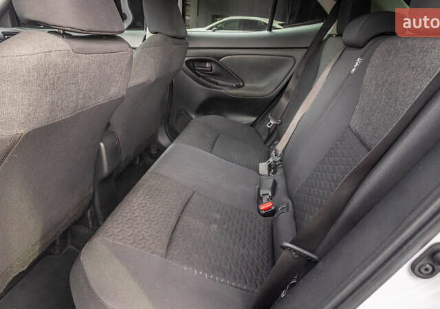 Білий Тойота Yaris Cross, об'ємом двигуна 1.49 л та пробігом 44 тис. км за 25300 $, фото 22 на Automoto.ua