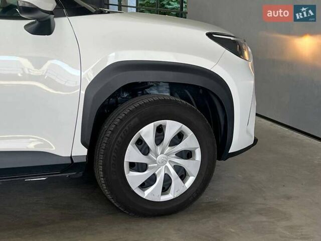 Белый Тойота Yaris Cross, объемом двигателя 1.49 л и пробегом 69 тыс. км за 24900 $, фото 8 на Automoto.ua