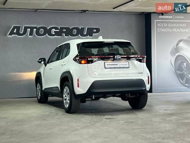 Белый Тойота Yaris Cross, объемом двигателя 1.49 л и пробегом 69 тыс. км за 24900 $, фото 4 на Automoto.ua