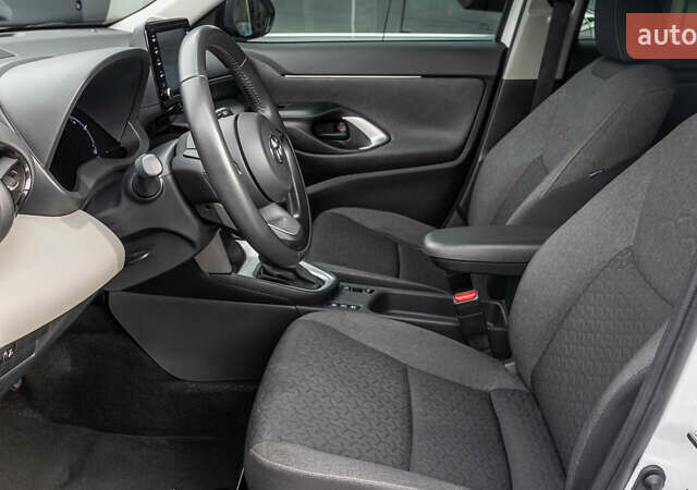 Білий Тойота Yaris Cross, об'ємом двигуна 1.49 л та пробігом 44 тис. км за 25300 $, фото 11 на Automoto.ua