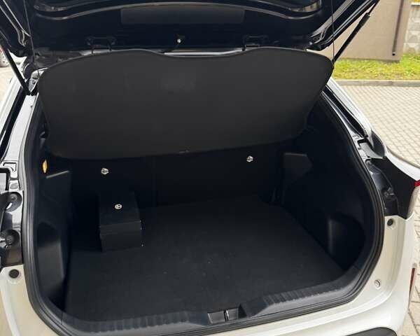 Белый Тойота Yaris Cross, объемом двигателя 1.49 л и пробегом 71 тыс. км за 27400 $, фото 6 на Automoto.ua