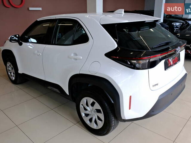 Белый Тойота Yaris Cross, объемом двигателя 1.5 л и пробегом 69 тыс. км за 25500 $, фото 15 на Automoto.ua