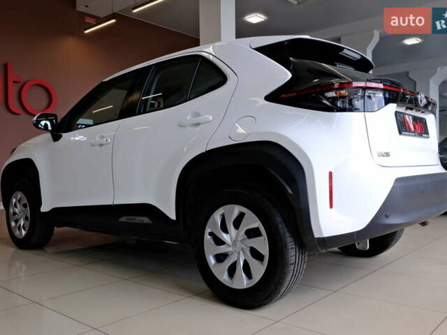 Белый Тойота Yaris Cross, объемом двигателя 1.5 л и пробегом 69 тыс. км за 25500 $, фото 16 на Automoto.ua