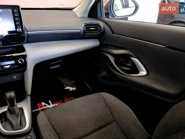 Белый Тойота Yaris Cross, объемом двигателя 1.5 л и пробегом 69 тыс. км за 25500 $, фото 38 на Automoto.ua