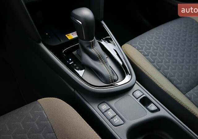 Белый Тойота Yaris Cross, объемом двигателя 1.49 л и пробегом 28 тыс. км за 28574 $, фото 19 на Automoto.ua